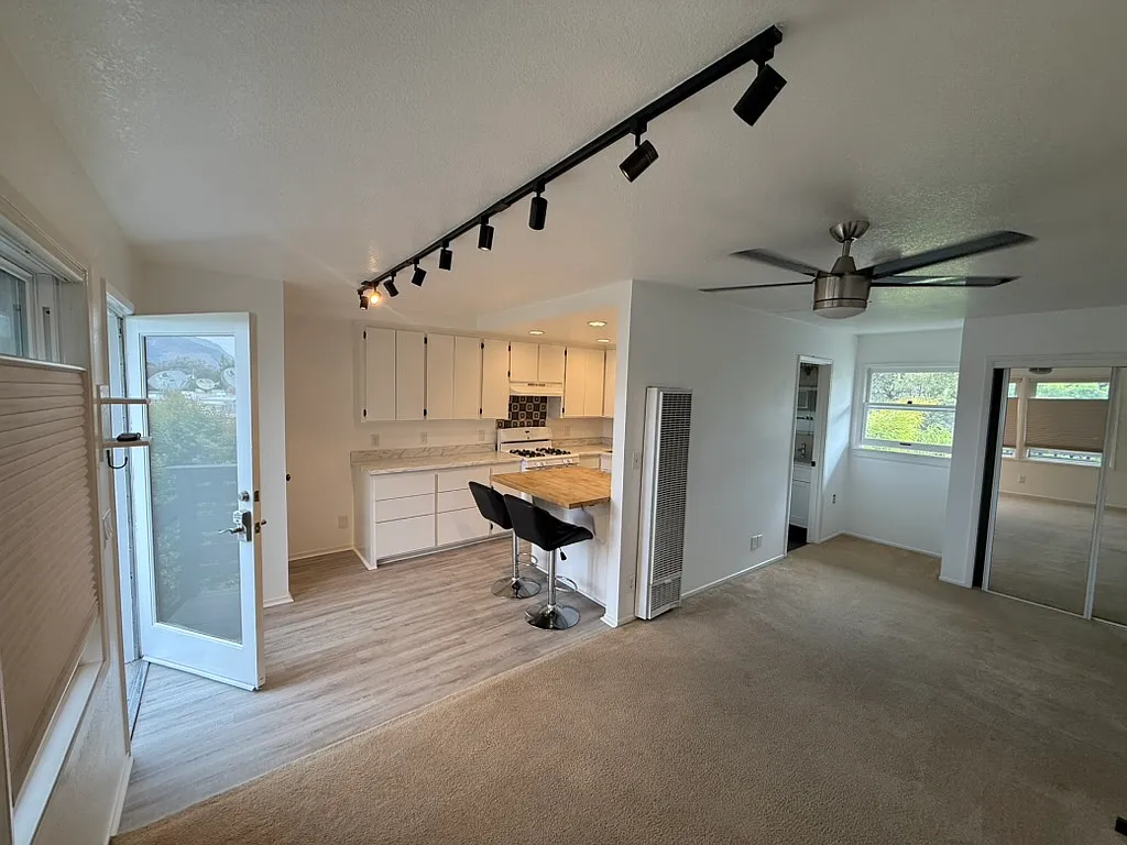 Studio, 400 sqft, $1,700 — Photo 3