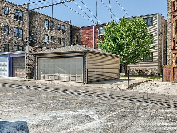 3rd image of 1424 W Winnemac Ave #2