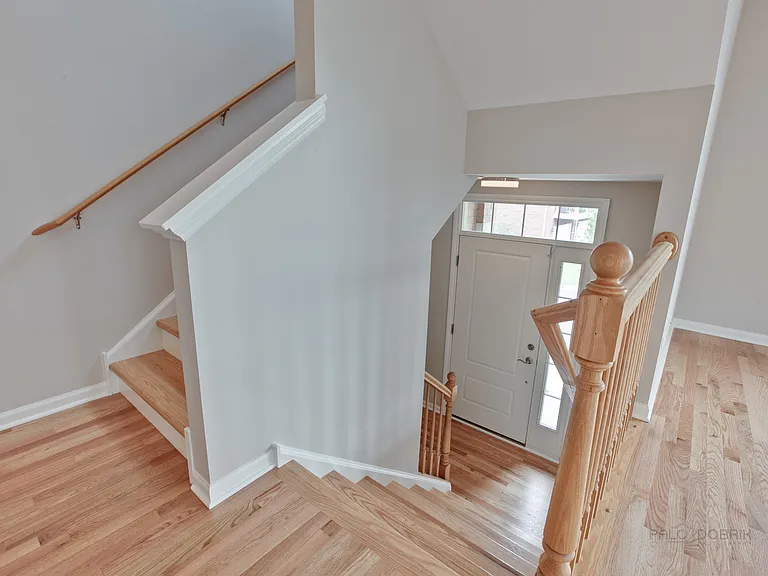 1194 Danforth Ct — Photo 3
