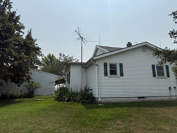 3rd image of W2182 Kiel ROAD