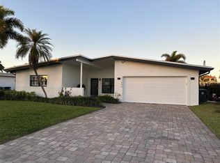 11245 6th St E, Treasure Island, FL 33706