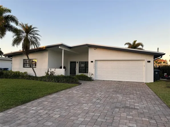 11245 6th St E, Treasure Island, FL 33706
