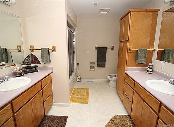 3rd image of 455 Cottonfield Cir