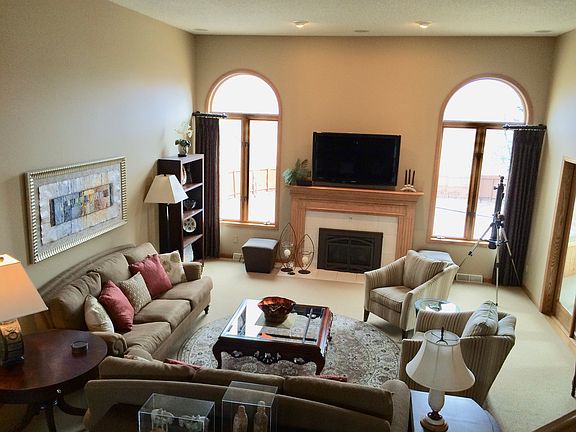 2nd image of 1309 W Royal Oaks Dr