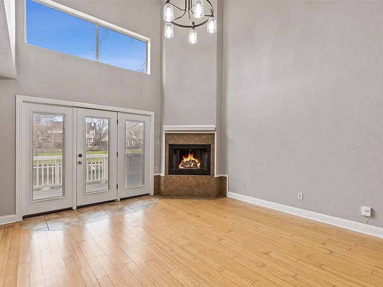 906 Canal St — Photo 1