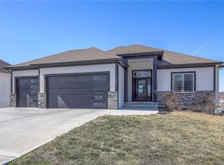 1411 NW Maple Dr, Grain Valley, MO 64029