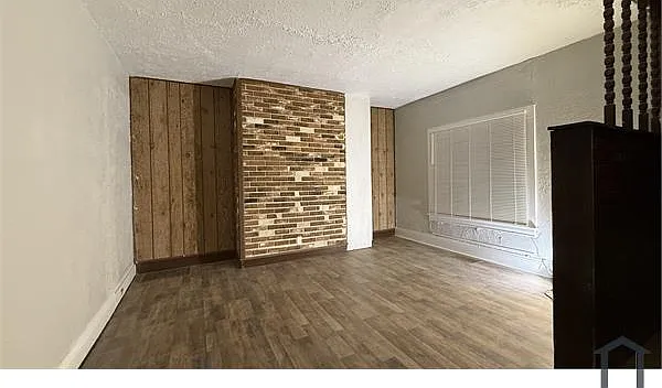 3 bed, $1,650 — Photo 4