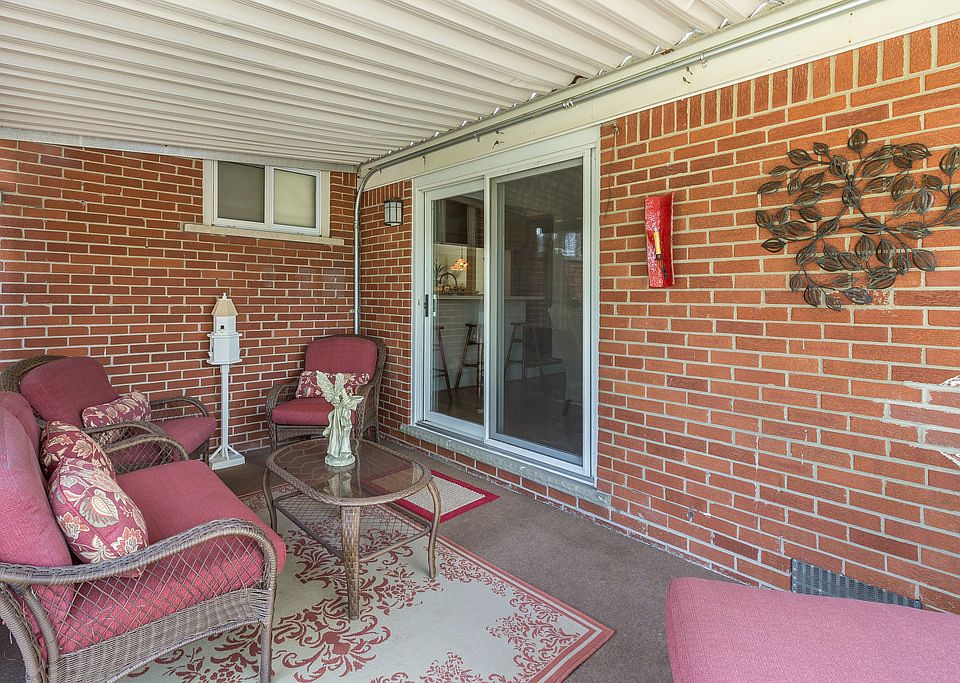1st image of 26607 Glendale