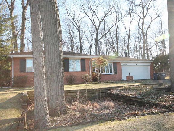 4th image of 3212 Woodhams Ave