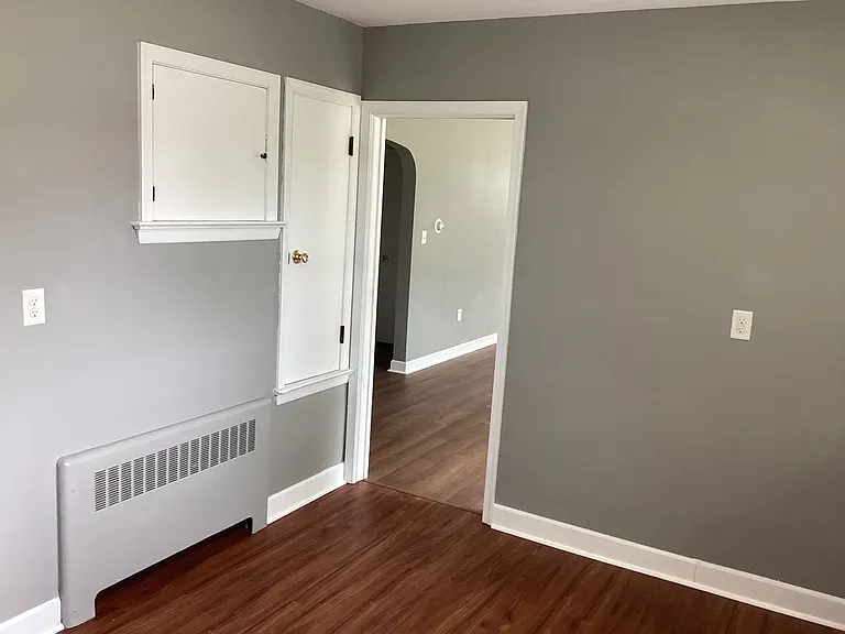 320 Landis Ave — Photo 8
