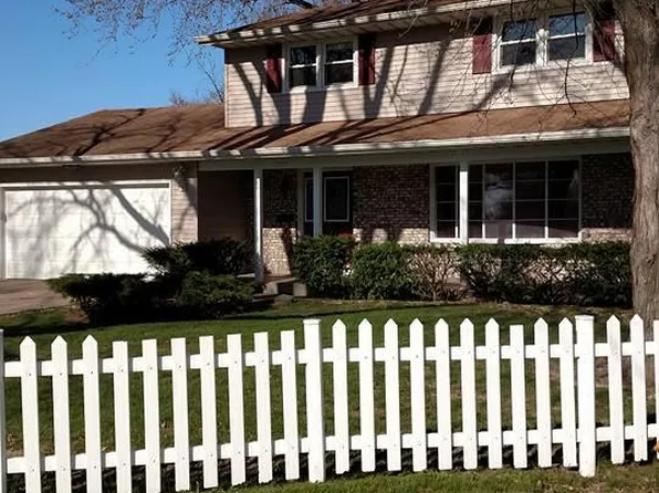 3001 Westmar Dr, Bettendorf, IA 52722