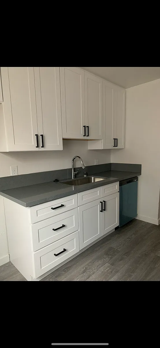 Building Photo - Monte Vista Manor Apartment