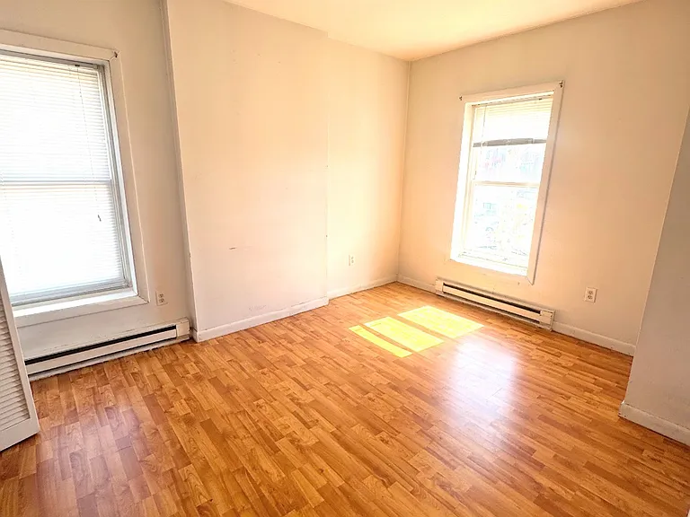 28 Pearl St #3 — Photo 4
