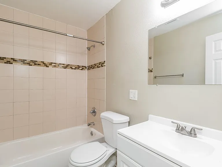 401 Sleepy Hollow Rd — Photo 15