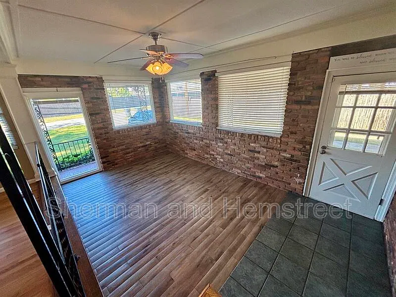 3 bed, 2.0 bath, 1233 sqft, $1,440 — Photo 3