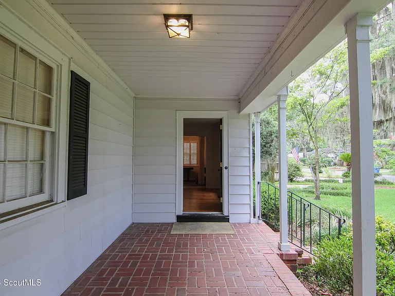 1207 Pine Ave — Photo 8