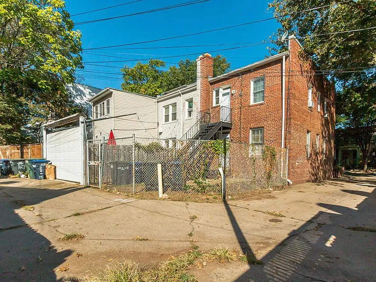 1631 E St SE #1 — Photo 31