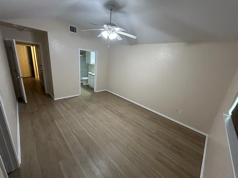 104 Breezy St — Photo 3