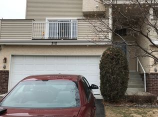 312 Brickyard Dr, Chaska, MN 55318