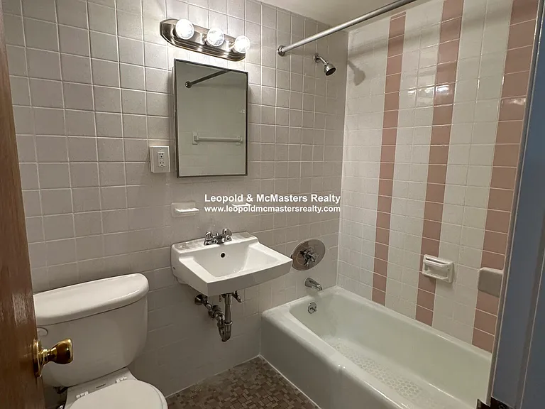 South Huntington Apartments — Photo 39