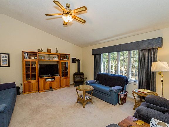4th image of 4 Woodland Dr