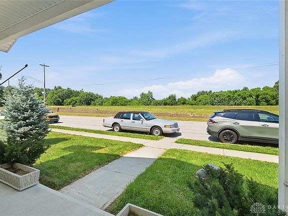 4th image of 411 Riverside Dr
