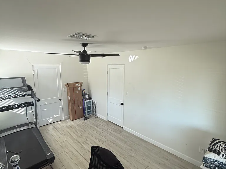 1220 W Missouri Ave — Photo 12
