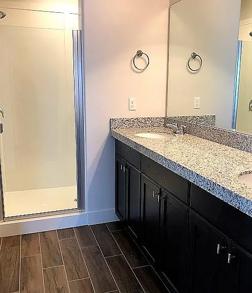 294 N 240 E — Photo 8