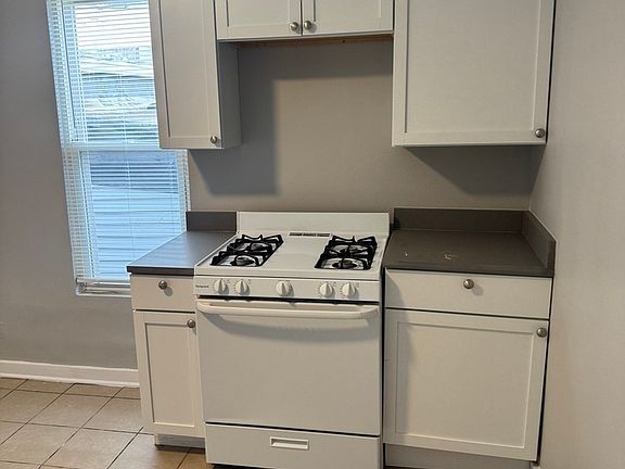 3rd image of 707 E 92nd Pl