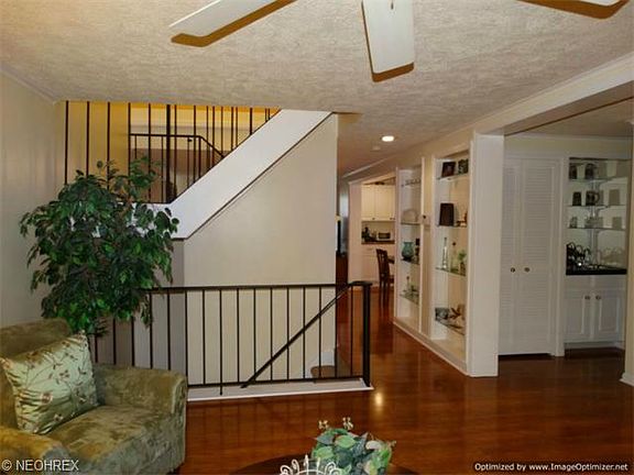 3rd image of 17540 Fairlawn Dr
