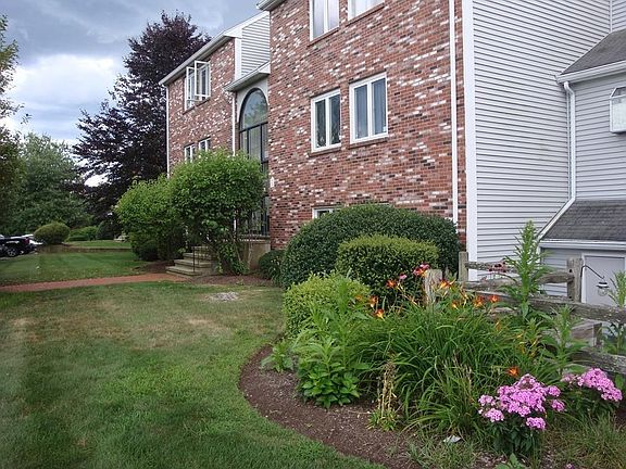 2nd image of 116 Burkhall St Unit B