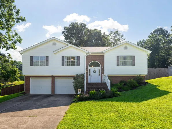 10111 Rolling Wind Dr, Soddy Daisy, TN 37379