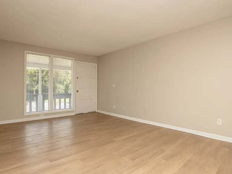 Magnolia Point — Photo 37