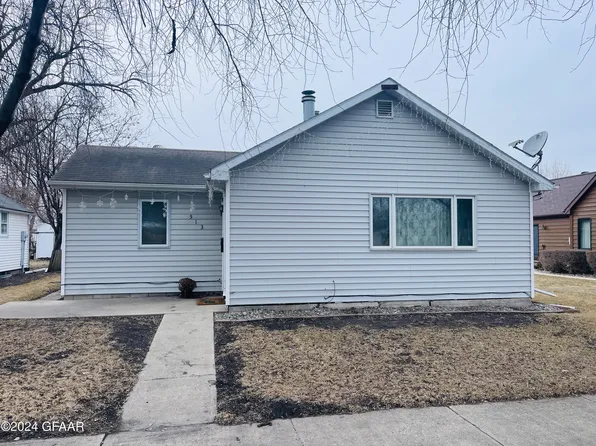 513 2nd Ave NE, East Grand Forks, MN 56721