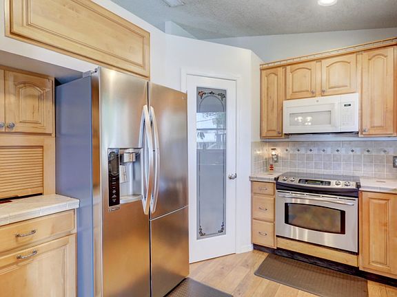 3rd image of 1790 SW Cameo Blvd
