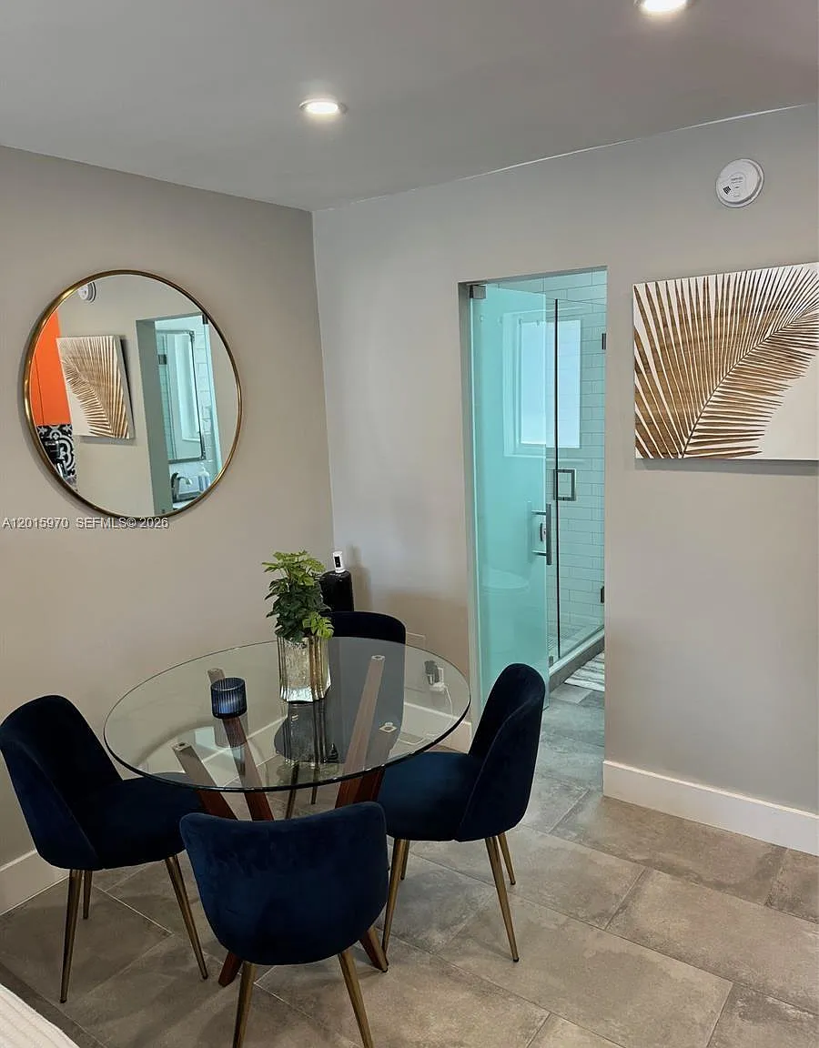 French Leave West Condo — Photo 4