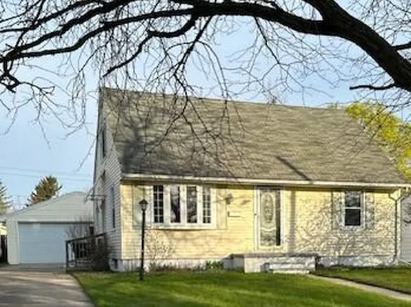 921 Mitchell Ave, Lansing, MI 48917
