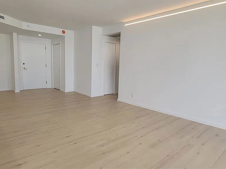 19355 Turnberry Way #23F — Photo 5