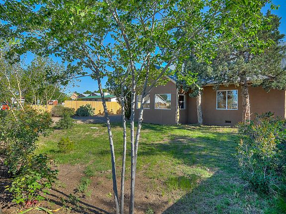 2nd image of 623 Los Arboles Ave NW