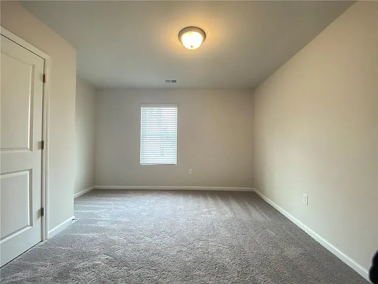 4679 Fullerton Dr — Photo 15