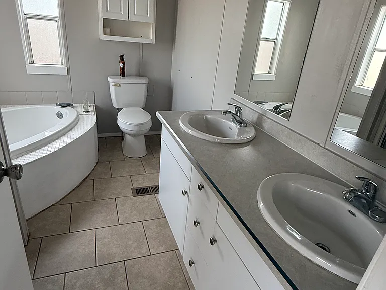 3107 E Lakeland Dr — Photo 7