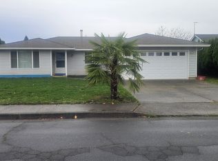 1258 Greenview Dr, Woodburn, OR 97071