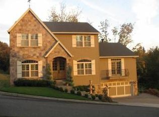 8342 NW Cedar Ln, Portland, OR 97229