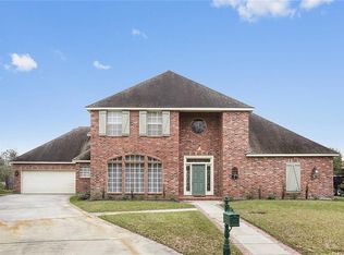 96 Lakewood Estates Dr, New Orleans, LA 70131