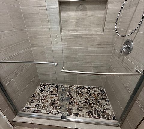 4th image of 833 N Olive St #4