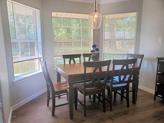 5th image of 622 Lake Dr