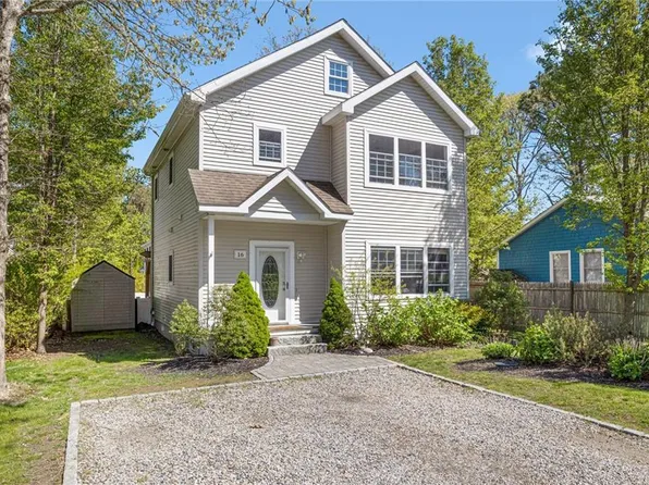 16 Willow Rd, Charlestown, RI 02813