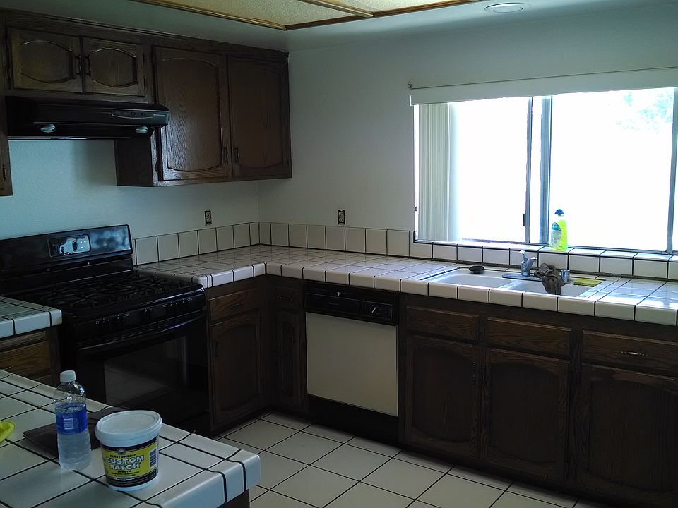 2nd image of 2555 Rosemary Ln