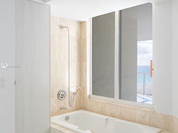 3rd image of 18671 Collins Ave APT 603