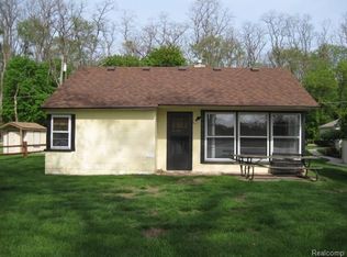 11172 Windhurst Dr, White Lake, MI